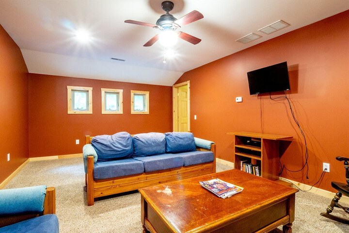 Room 15 of 23