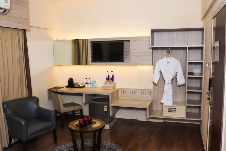 Room 16 of 27