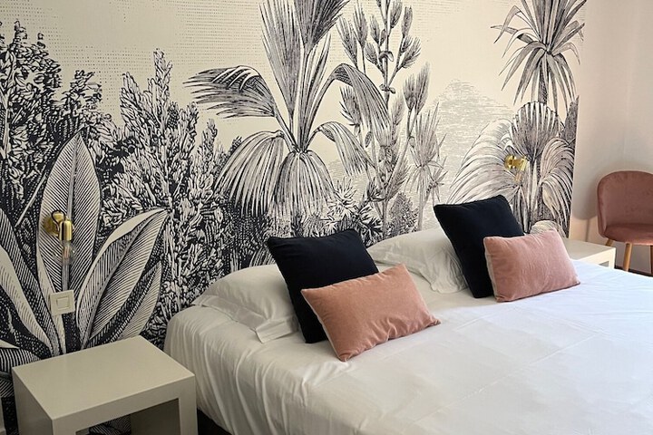 Room 7 of 37