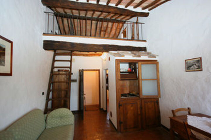 Room 27 of 32