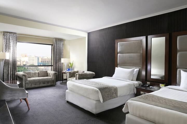 Room 10 of 38