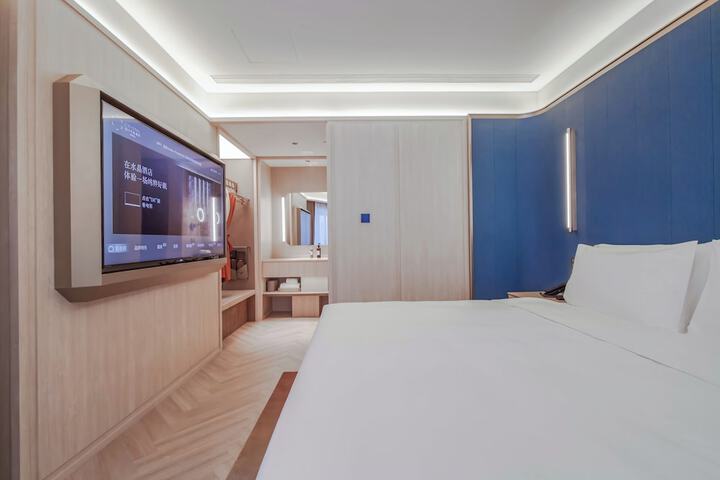 Room 8 of 24
