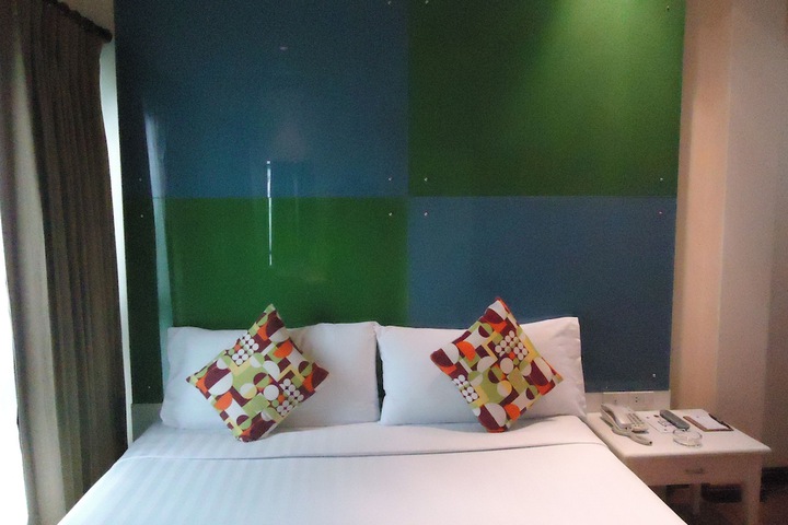 Room 12 of 64