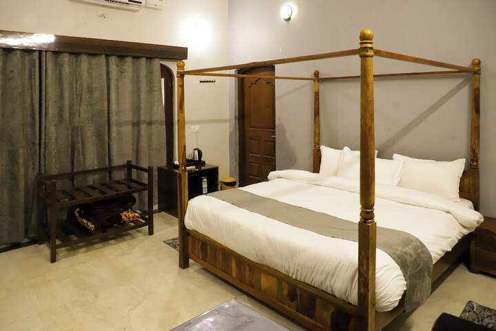 Room 5 of 56