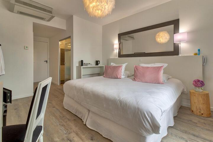Room 20 of 53