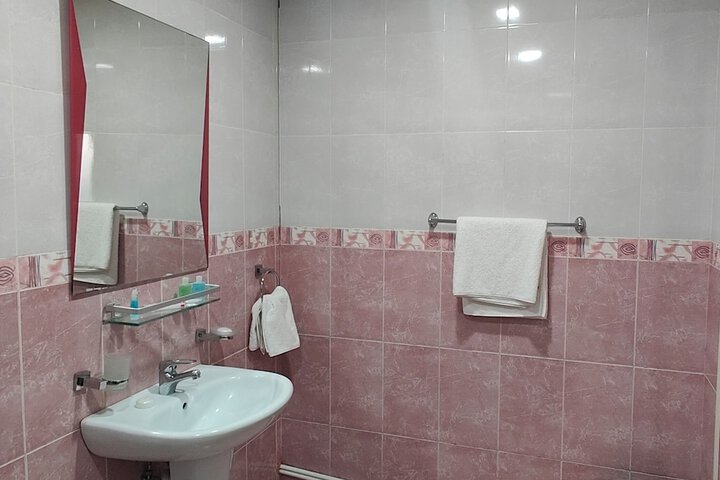 Room 13 of 164