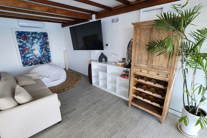 Room 18 of 52