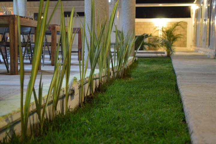 Hotel Exterior 14 of 17