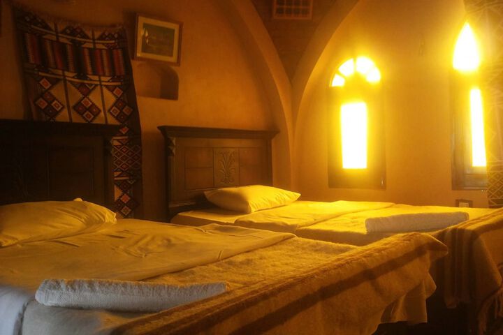 Room 9 of 96