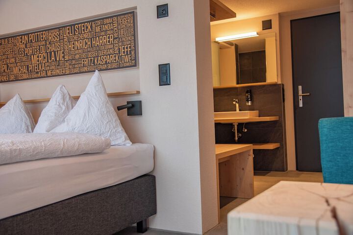 Room 15 of 38