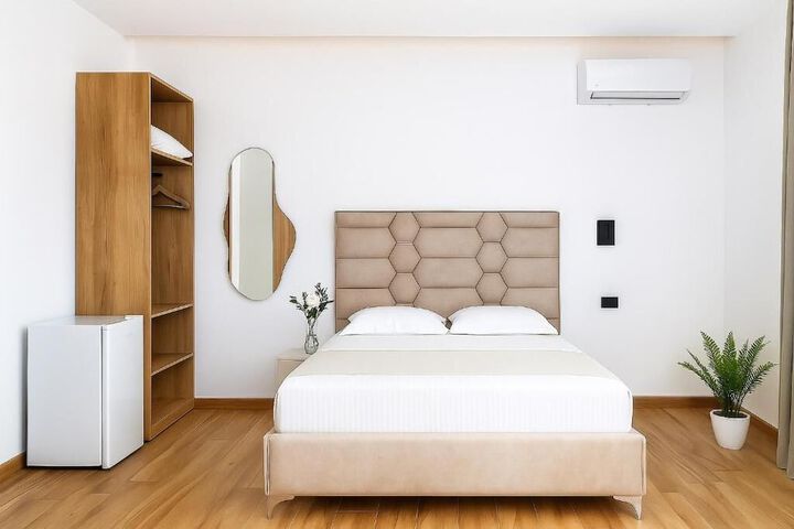Room 6 of 23