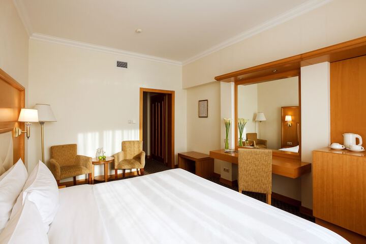 Room 15 of 67