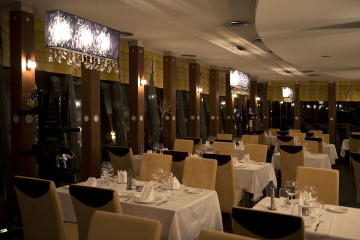 Dining 72 of 106