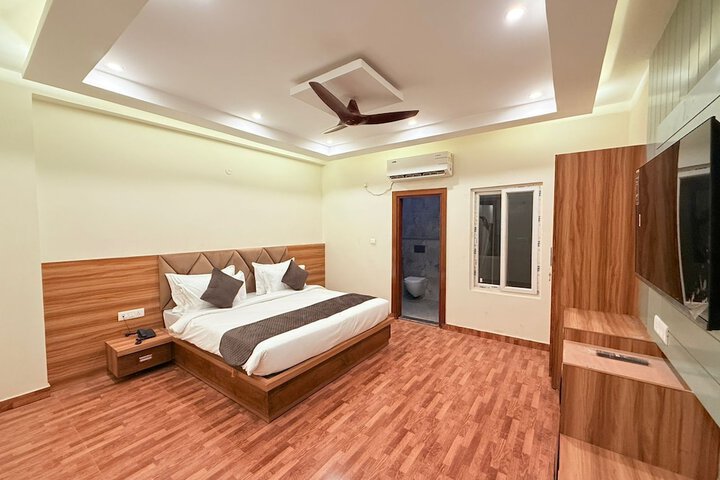 Room 2 of 40