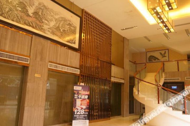 Hotel Interior 11 of 23