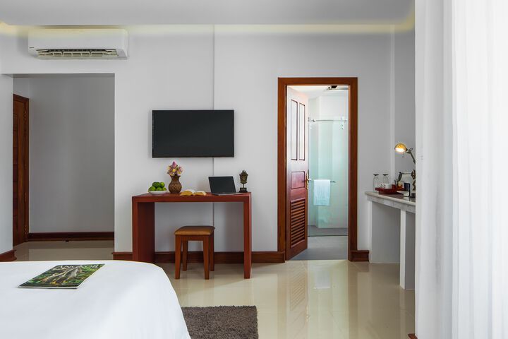 Room 27 of 32