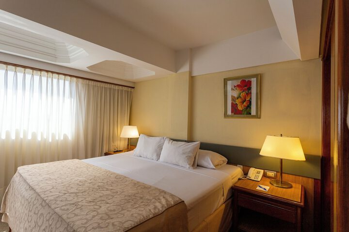 Room 15 of 32