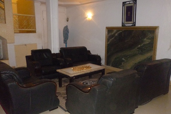 Guest Lobby