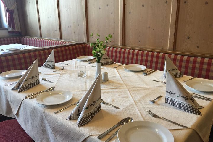 Dining 63 of 82