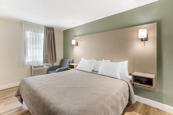 Room 8 of 31