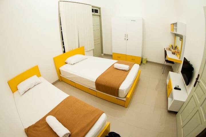 Room 3 of 44