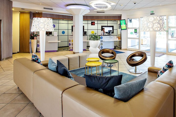 Entrance & Lobby