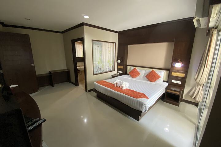 Room 16 of 53