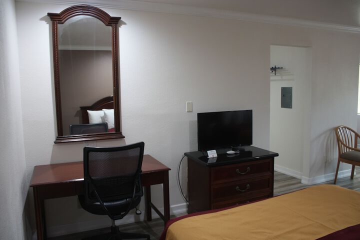 Room 8 of 37