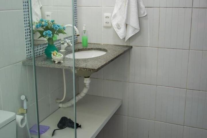 Room 4 of 61