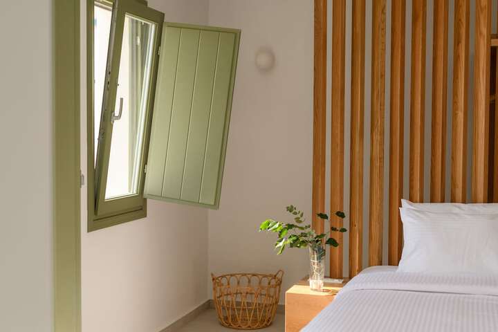 Room 6 of 67