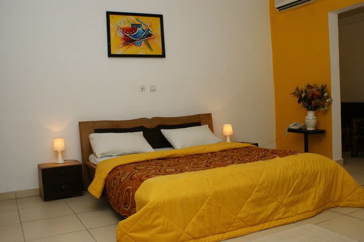 Room 6 of 32