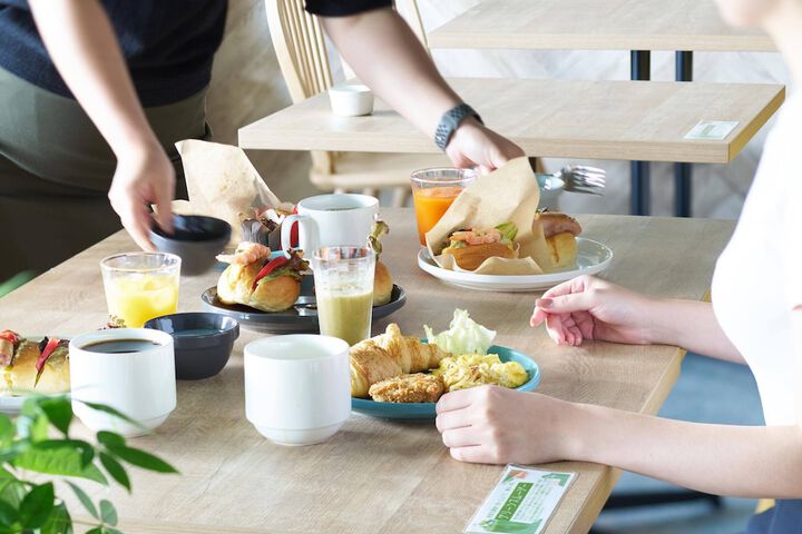Breakfast/Coffee Service 16 of 18