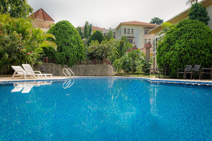 Hotel with Pool