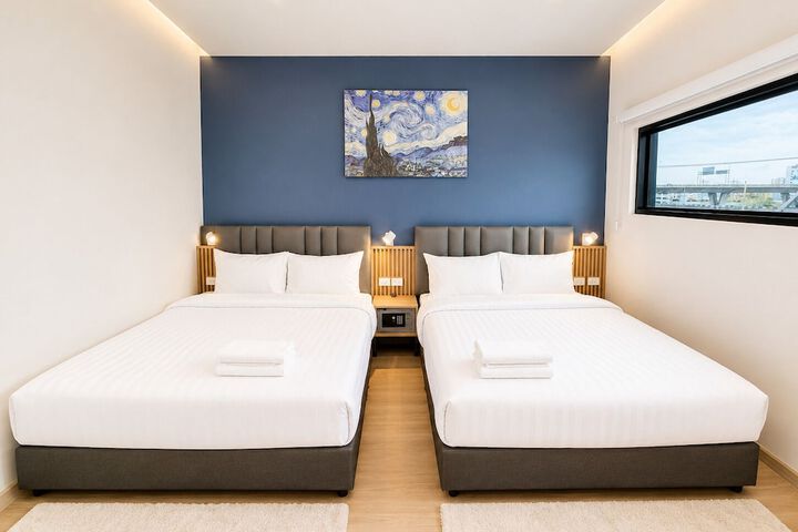 Room 9 of 38