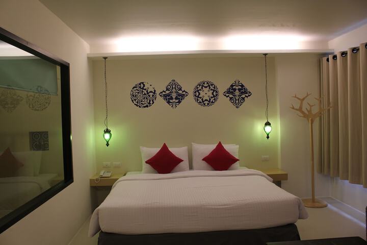 Room 6 of 42