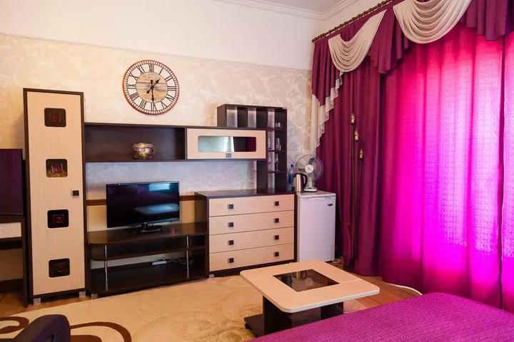 Room 5 of 17