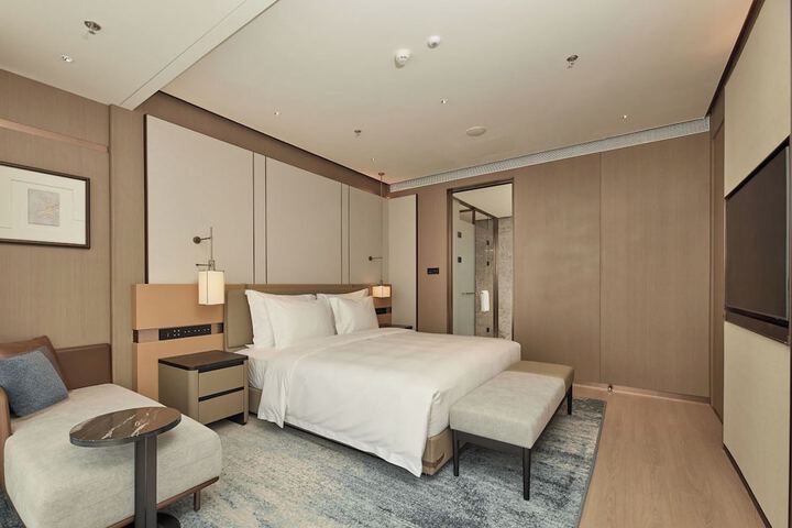 Room 16 of 44