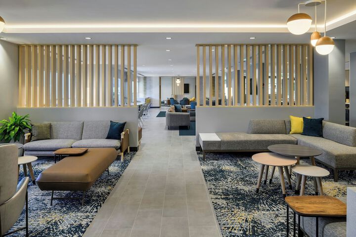 Entrance & Lobby