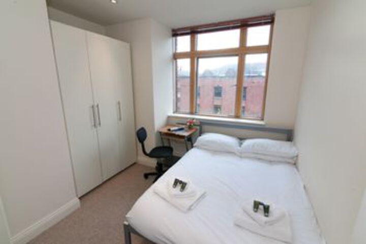 Room 11 of 28