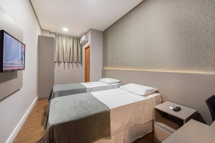 Room 3 of 32