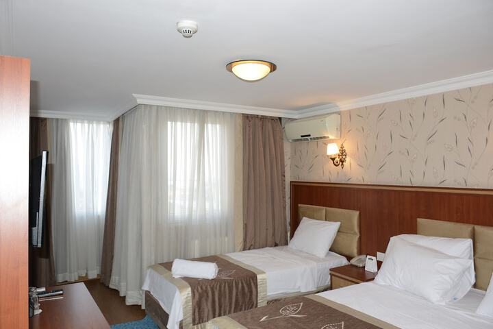 Room 12 of 34