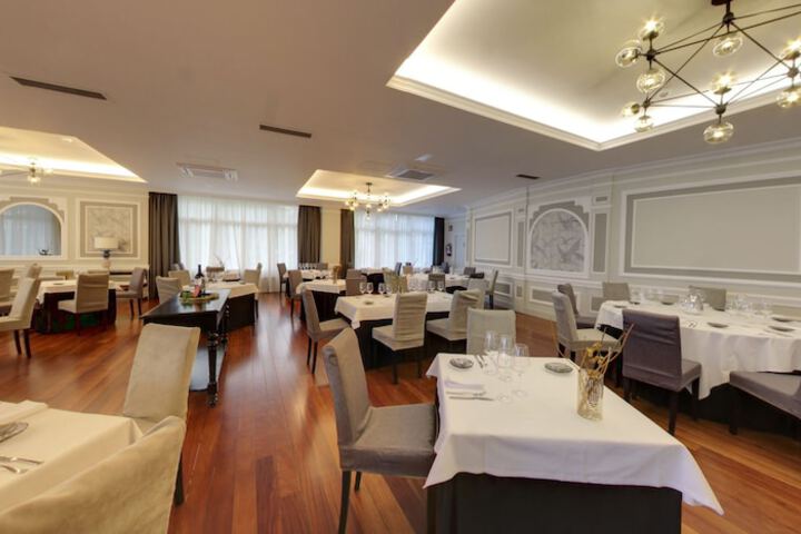 Dining 64 of 121