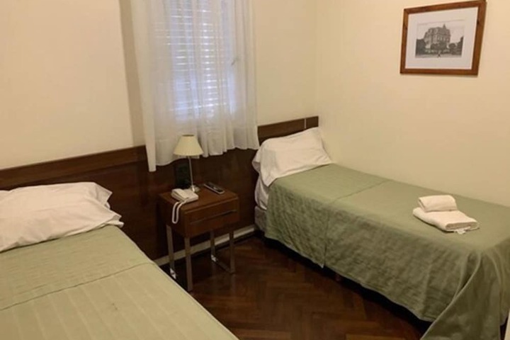 Room 5 of 90