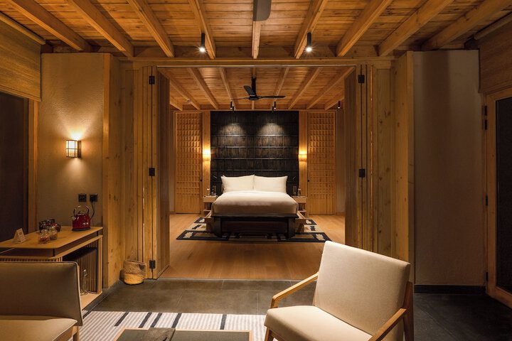 Room 8 of 28
