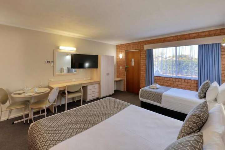Room 9 of 21
