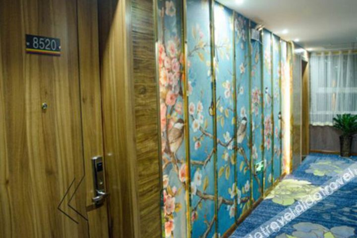 Hotel Interior 10 of 31