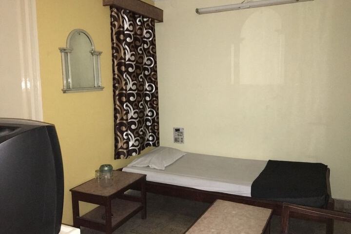 Room 14 of 41