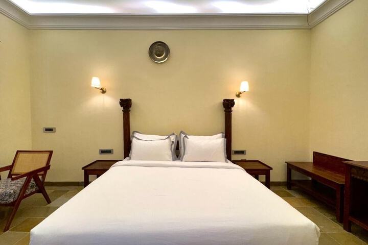 Room 3 of 11