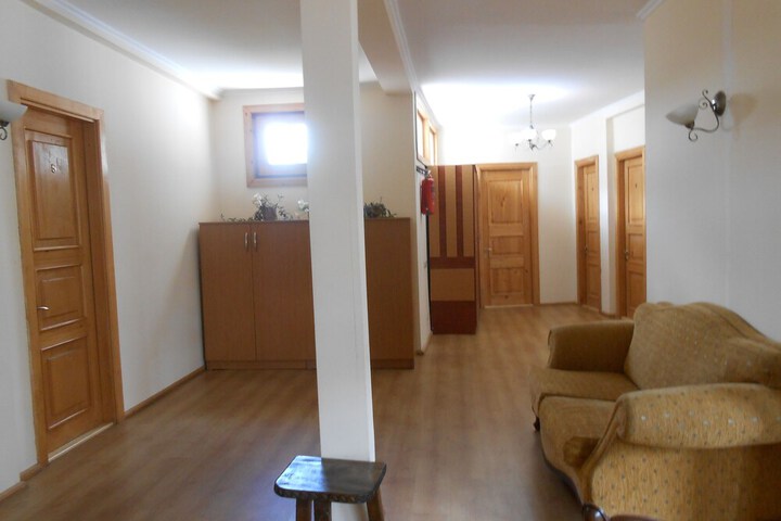 Ballroom/Hall 26 of 33