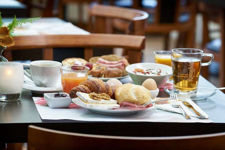 Breakfast/Coffee Service 21 of 28